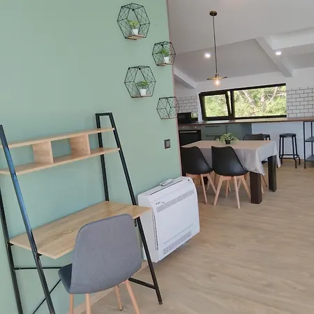 Yanita Πανσιόν