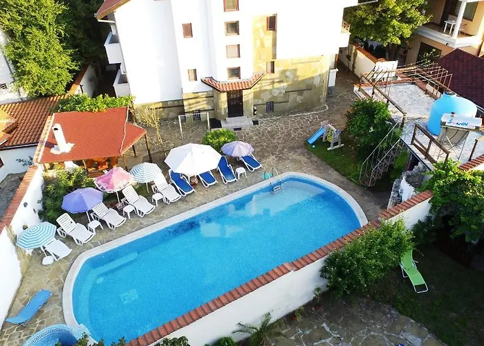 Πανσιόν Yanita 4*