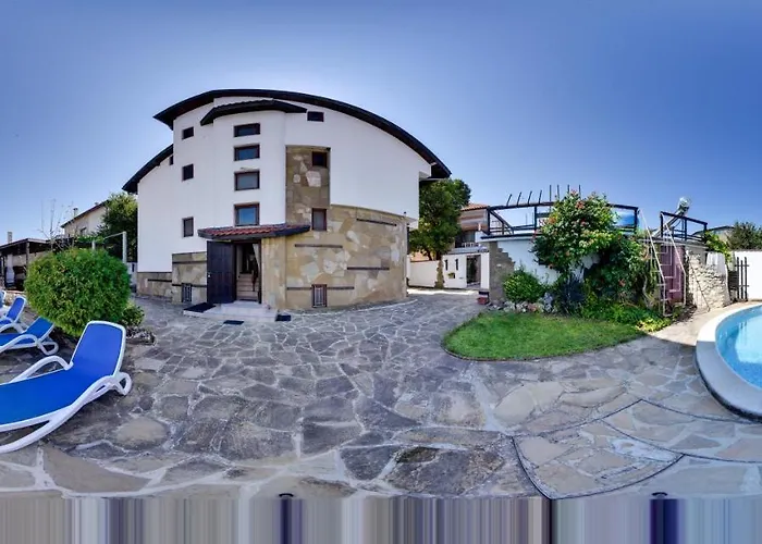 Πανσιόν Yanita