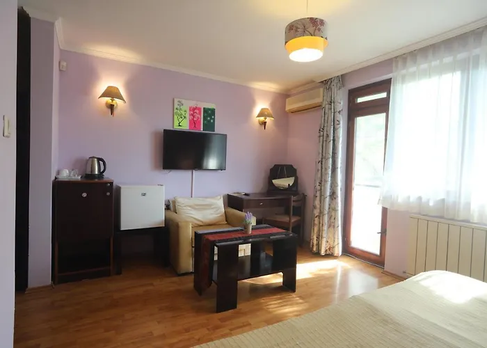 Πανσιόν Yanita 4*