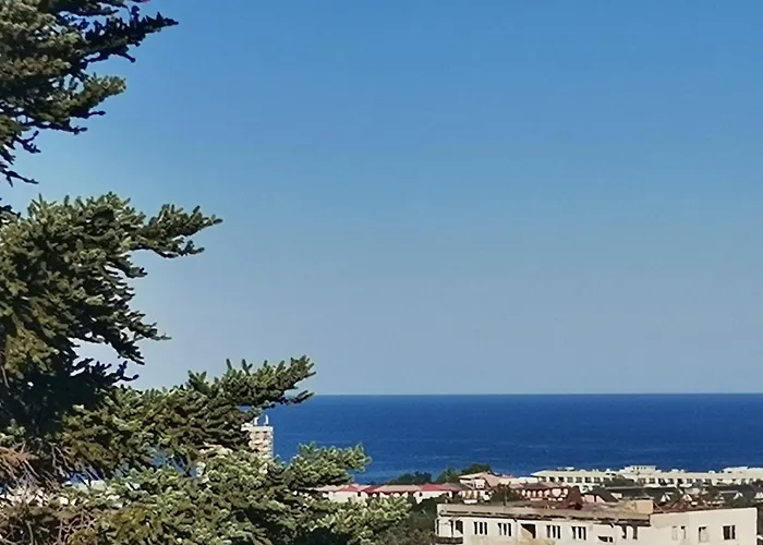 Yanita Πανσιόν 4*