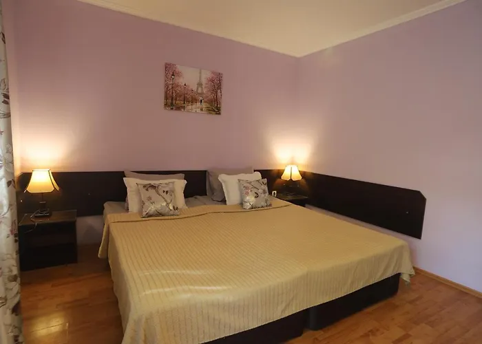 Yanita בית הארחה